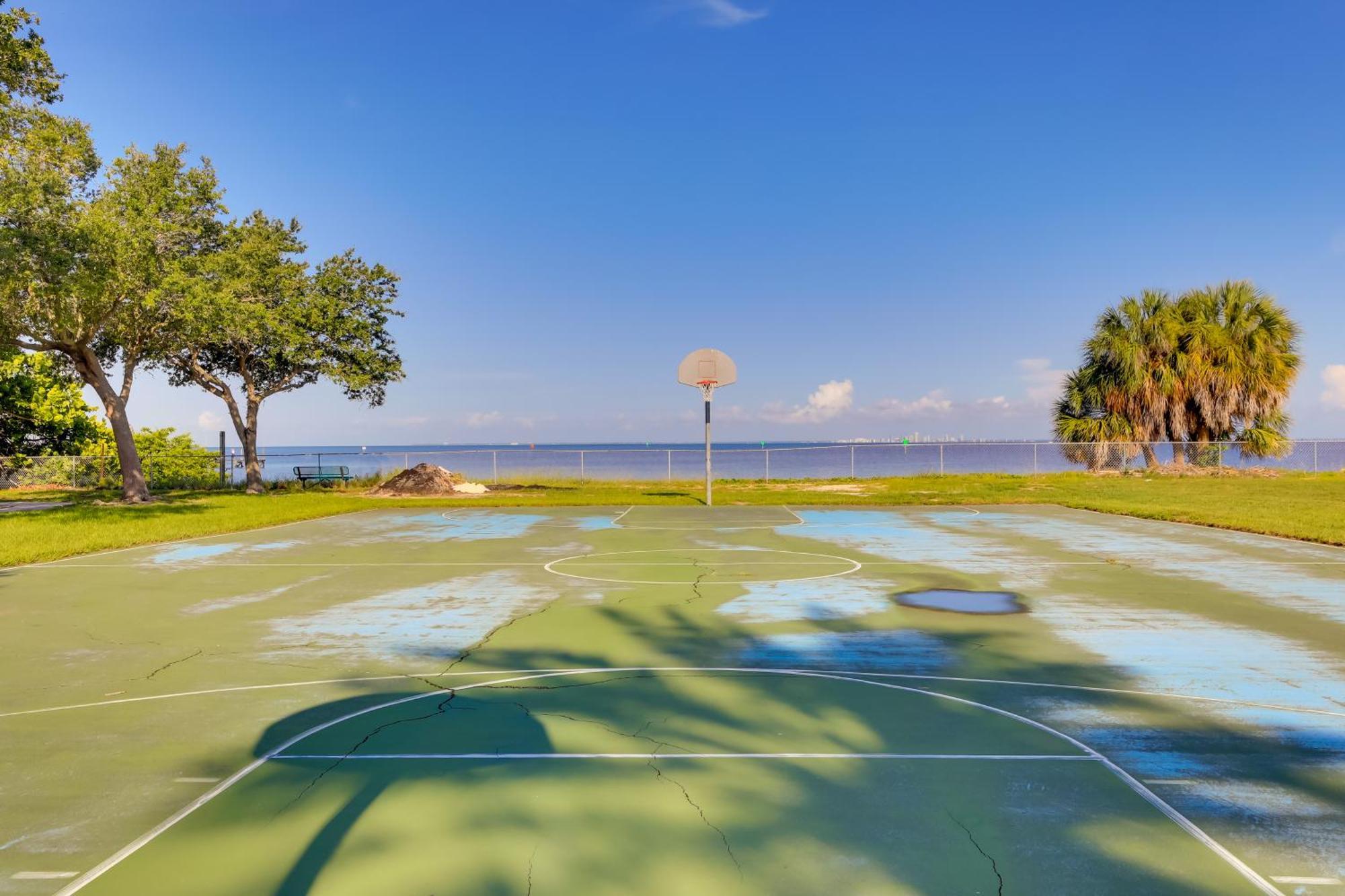 Coastal-Zen Ruskin Retreat Less Than 1 Mi To Beach! Esterno foto